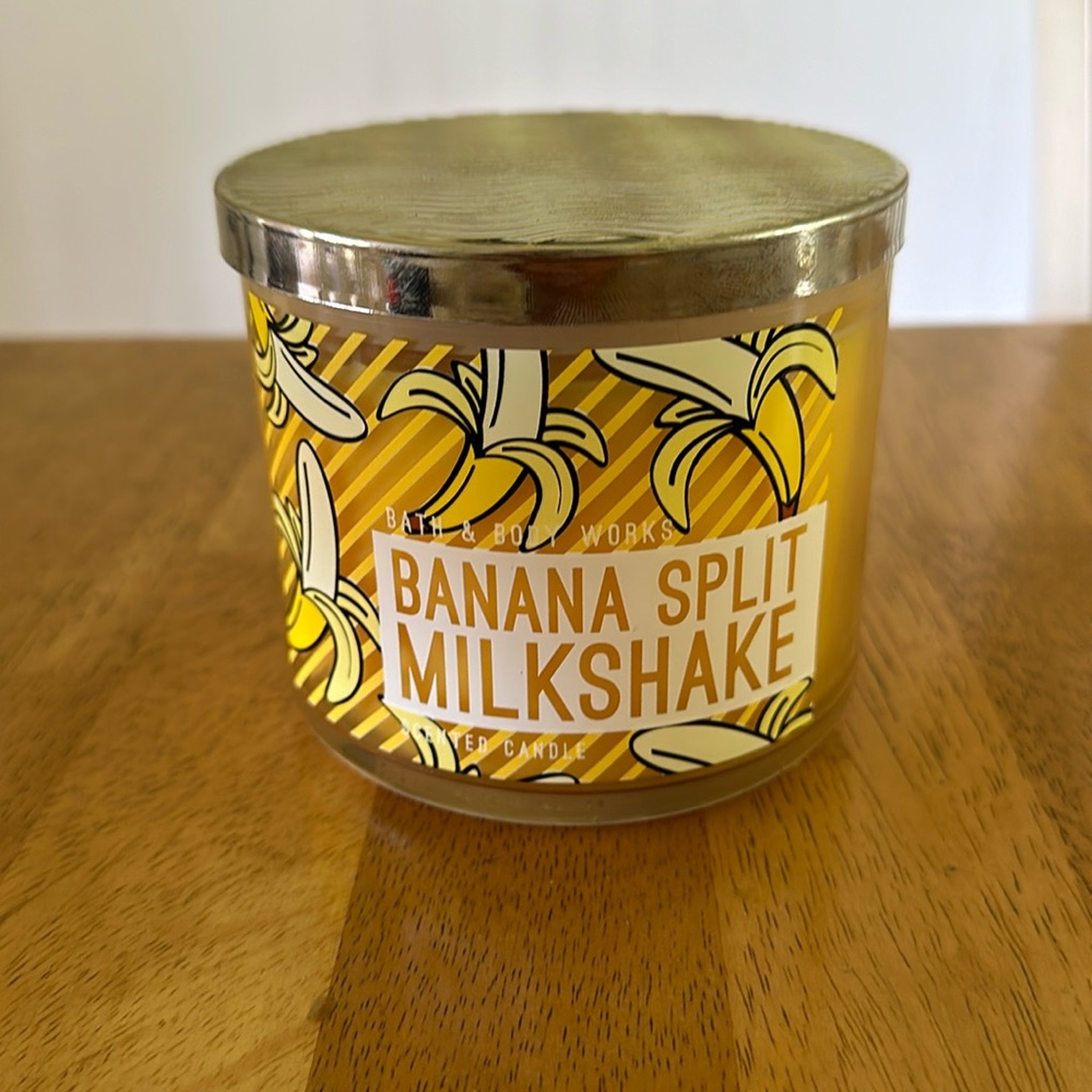 Bath & Bodyworks Banana Split Milkshake 3 wick candle